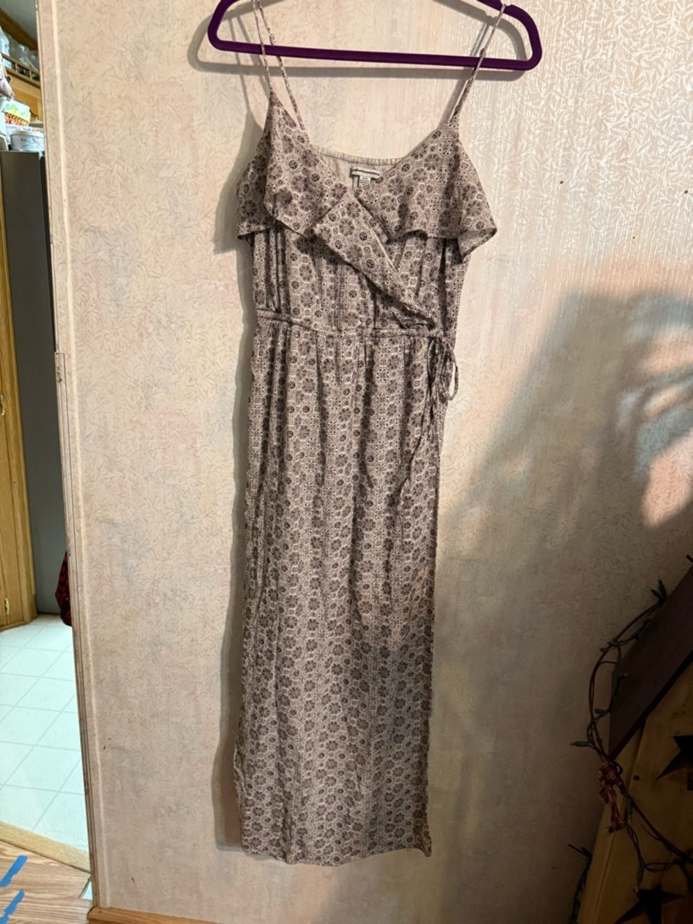 American Eagle Outfitters Light Gray Floral Boho Style Wrap Ruffle Maxi Dress, M